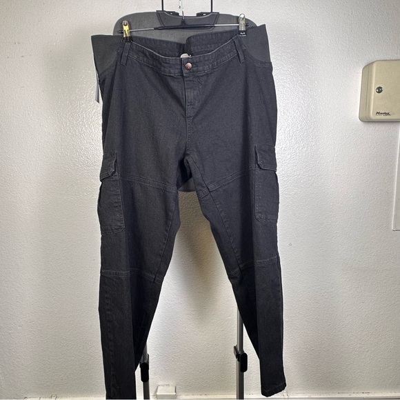 Isabel Maternity by Ingrid & Isabel | Black Maternity 90s Straight Cargo Jeans - Picture 1 of 7
